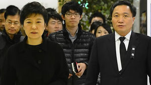 박근혜&middot;새누리 "추모 속 차분히 토론회 준비"
