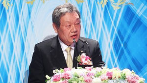 어윤대 "주총서 사외이사 선임 원안 처리 노력"