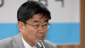 안경환 "민주당만으로 안돼&hellip;개편없인 희망 없어"
