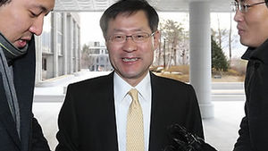 김진태 대검차장 퇴임 "노래도, 자욱도 없이 사라질 게다"