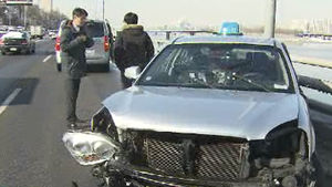 빙판길에 차량 11대 사고 휘말려&hellip;긴급출동 10만건