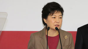 박근혜 긴급 회견&hellip;"文 무차별 허위사실 유포"