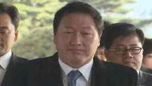 SK 최태원 회장, 그룹 대표직에서 사퇴