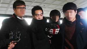 '성폭행&middot;성추행' 혐의 가수 고영욱 기소의견 송치