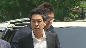 가수 고영욱 영장심사&hellip;"물의 일으켜 죄송하다"