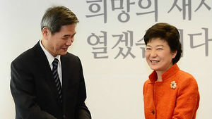 朴 당선인 "한중관계 도약 위한 새 비전 마련하자"