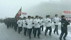 [지금 북한은] 北 눈 쌓인 광장서 '집단 달리기'