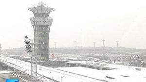 중부 유럽 폭설에 공항 마비&hellip;발 묶인 여행객들