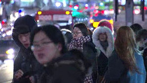 '춥다, 추워'&hellip;강추위에 얼어붙은 서울 도심