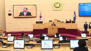 [광주] 박준영 지사에 물세례 도의원 제명 의결