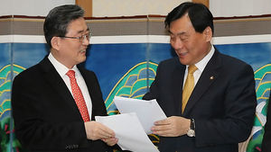 여야 원내대표, 4개월 만에 단독 만찬 회동