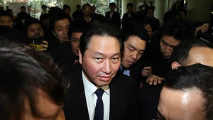 재판장 "자백하라"&middot;최태원 "무죄 입장 불변" 팽팽