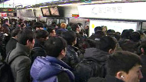 폭설에 또 '지옥철'&hellip;출&middot;퇴근길 직장인 몸살