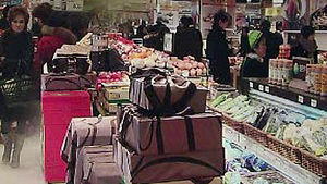 '반짝 특수' 설 앞두고 전통시장 북새통