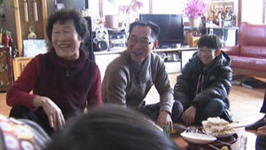 설 맞는 고향집&hellip;온 가족 모여 웃음꽃