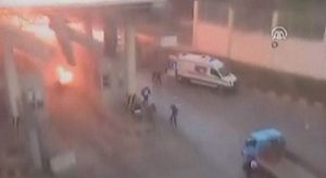 [영상] 검문소에 차량 들어오자마자 '펑'&hellip;13명 사망