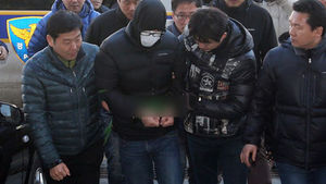 '백화점 협박' 현장 검증&hellip;범행 차분히 재연
