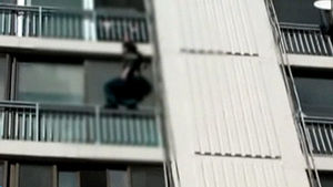 옥상서 밧줄로 21층 아파트 침입&hellip;40대男 구속