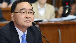 정홍원 총리 "고용률 70% 달성, 노사 협력이 관건"