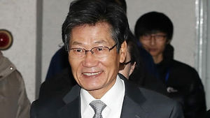 '무항산 무항심' 김능환 전 대법관 로펌 율촌행
