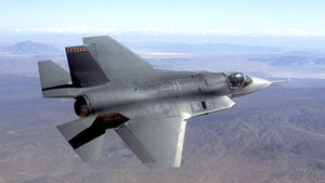 軍, 스텔스기 F-35A 40대 2018년부터 도입 결정