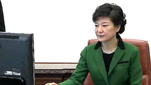 박 대통령, 18개국 외교 사절들과 환담 예정