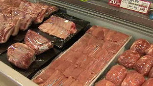 대형마트, '삼겹살 데이' 앞두고 반값 판매