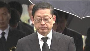 온화함 뒤에 뚝심&hellip;박수 받고 떠난 김황식 총리