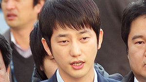 박시후, 고소女와 8시간 대질신문후 귀가
