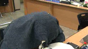 "남편 선거자금 필요" 10억원 빌려 도주 50대女 구속