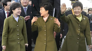 박 대통령 또 국방색 재킷&hellip;강한 리더십 강조