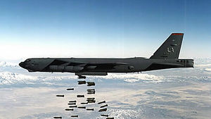 "美 B-52 전략폭격기, 北겨냥 모의 핵폭격 훈련 실시"