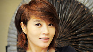 김혜수 "석사 학위 반납"&hellip;김미화 "시사프로 하차"