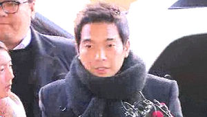 '성폭행 혐의' 고영욱 징역 5년&middot;전자발찌 10년