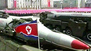 일본 "북한 미사일 발사대 상공 향하고 있어"