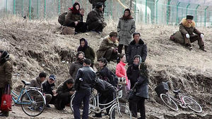 북&middot;중 접경 단둥 평온&hellip;"태양절 축하 방북 준비"