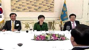 민주 지도부 靑 회동&hellip;北 대화 제의 배경 설명