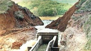 경주서 저수지 둑 붕괴&hellip;인근 주민 대피령