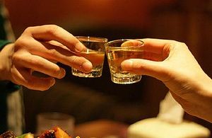 "소주 1병 열량, 63빌딩 1번 오르는 열량&hellip;음주 10계명 확인하세요"