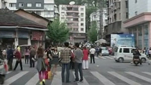 중국 지진 '고립' 바오싱현에 구조대 도착