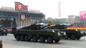 北, 軍창건일에 '약식 열병행사'&hellip;김정은 참석