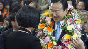 4&middot;24 재&middot;보선 이완구 당선자 "충청기반 큰 정치할 것"