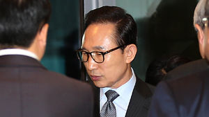 MB '노무현 4주기' 골프 논란&hellip;친노 비판