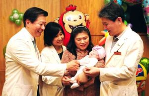 "국내 첫 '오삭둥이 초미숙아' 건강하게 퇴원"