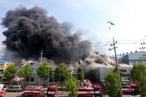 평동산단 화재로 공장3동 불타&hellip;인명피해는 없어