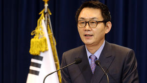 "윤창중, 청와대에 신체접촉 인정&hellip;성추행은 부인"