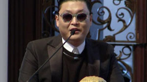 싸이 "'강남스타일'의 비정상적 인기가 날 망쳐놔"