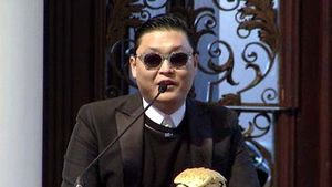 싸이 '셰프 구인영상' 조회수 한 달만에 1천만 건