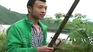 중국 홍수에 고립된 5명, 낚싯대로 극적 탈출