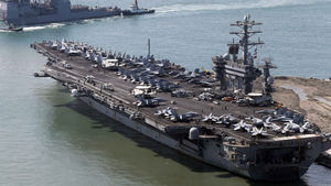 美 핵추진 항공모함 '니미츠호' 부산 입항